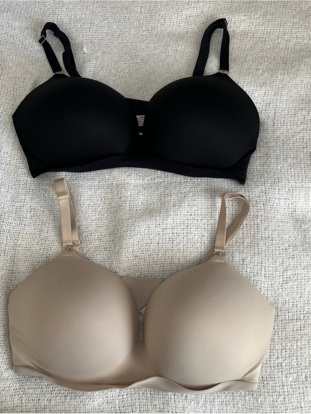 Bundle (2) Victorias Secret Beige & Black Love Cloud Wireless Push-up Bra 38DDD